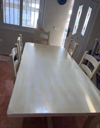 Mesa grande de madera maciza con cajones