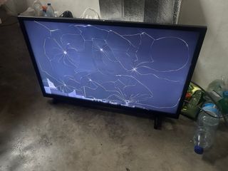 TV para piezas, pantalla rota se vende solo tv
