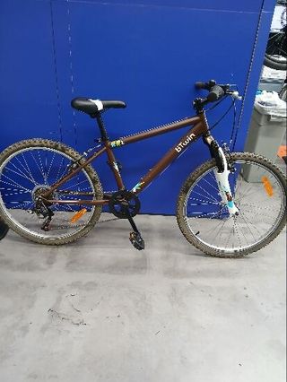 bicicleta marrón 24