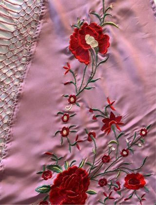 Manton enrejado rosa