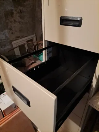 Archivio metallico beige con 4 cassetti