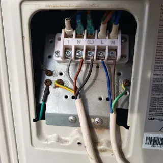 Se hacen reformas cocinas,baños y pequeños arreglo