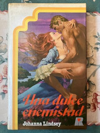 Lote 18 novelas romanticas.