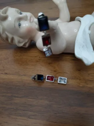 Orecchini pendenti con 3 pietre