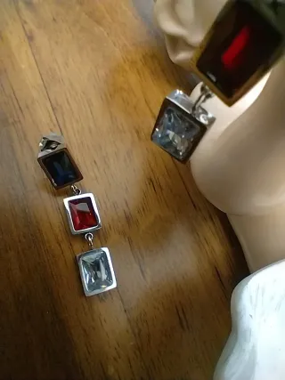 Orecchini pendenti con 3 pietre