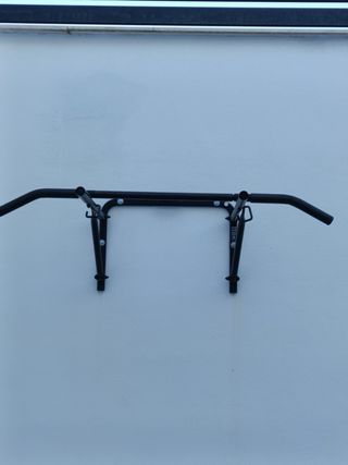 Canasta baloncesto Tarmak y soporte dominadas