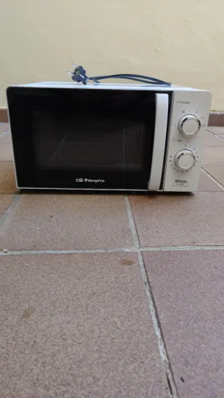 Microondas Orbegozo Blanco