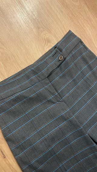 Pantalones de cuadros grises y azules