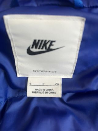 Plumífero Nike Azul y Negro