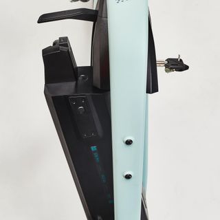 Bicicleta eléctrica trekking cuadro bajo Riverside 100 E