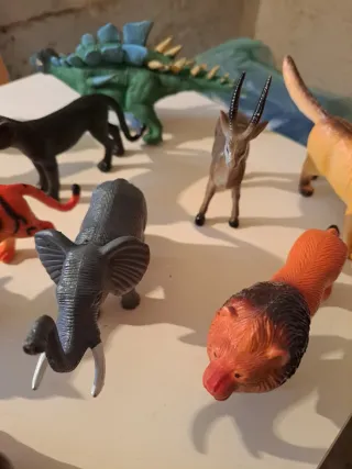 Collezione animali plastica