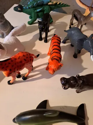 Collezione animali plastica