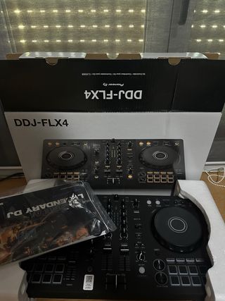 Controladora DJ Pioneer  DDJ-FLX4