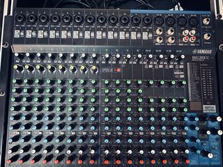 Yamaha MG20XU Mesa de Mezclas