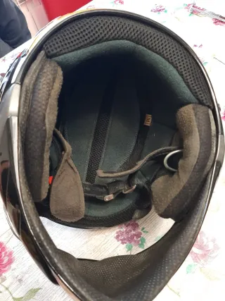 Casco de moto Airoh naranja y negro