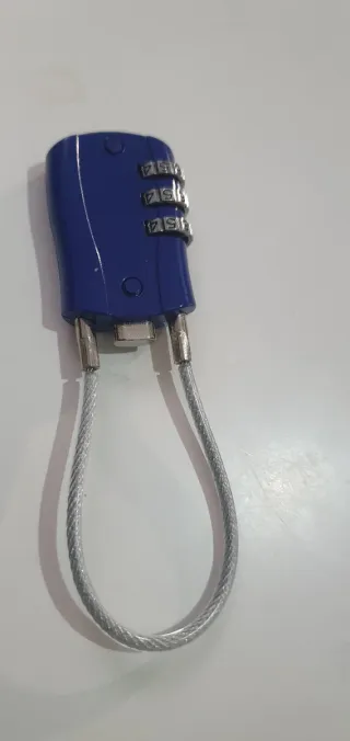 Candado de combinación azul con cable