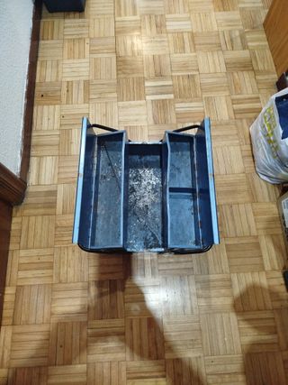 Caja de herramientas metálica