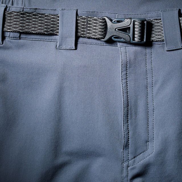 Pantalón de montaña y trekking resistente y cortaviento