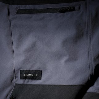 Pantalón de montaña y trekking resistente y cortaviento