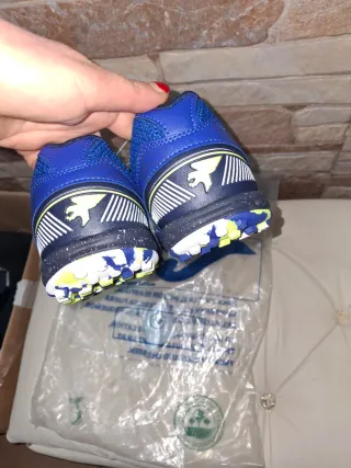 Scarpe sportive Joma blu e verdi