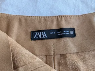 Falda pantalón polipiel beige