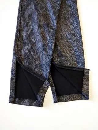 Pantalón estampado Zara negro/gris