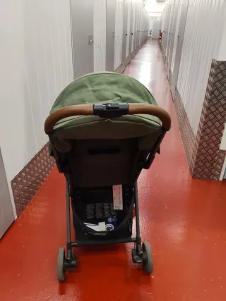 Carrito de bebé Joie color verde