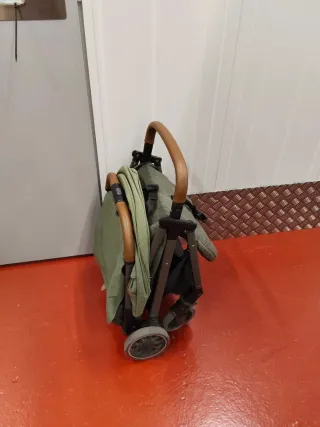 Carrito de bebé Joie color verde