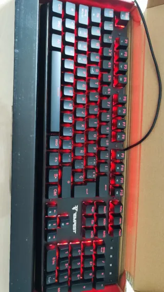 Teclado Gaming Tempest RGB