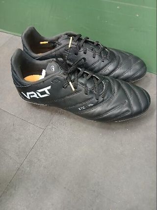 BOTAS DE FÚTBOL VIRALTO II MATADOR FG PIEL NEGRO