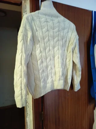 Jersey de punto grueso color crudo