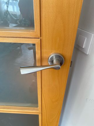 Puerta de madera haya con cristal