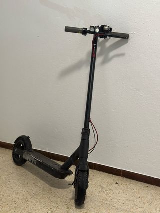 Patinete eléctrico negro