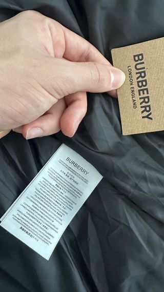 Abrigo Burberry Negro con Capucha