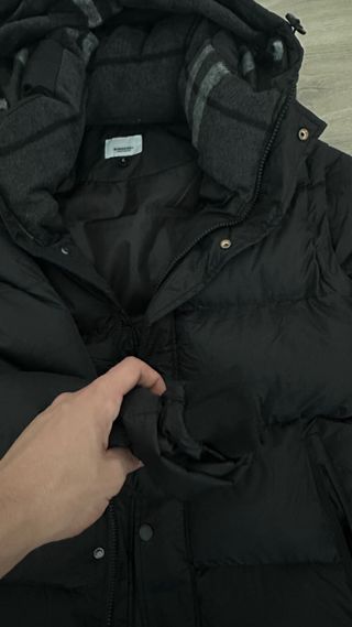 Abrigo Burberry Negro con Capucha