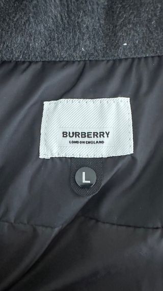 Abrigo Burberry Negro con Capucha