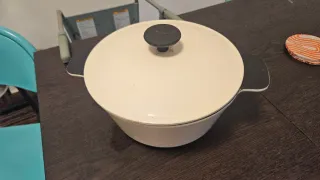 Cacerola de hierro esmaltado blanca