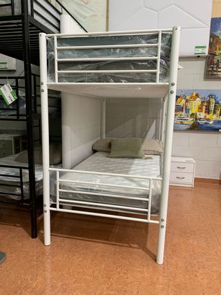 Litera individual de metal blanca