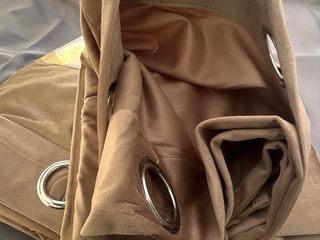 2 Tende Effetto Velluto Coprente 135x275 Marrone