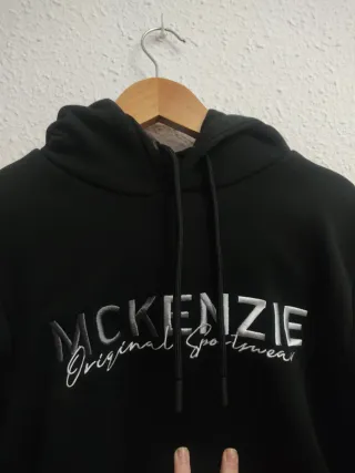 Sudadera McKenzie Negra