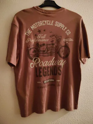 Camiseta rosa con estampado