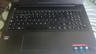 Ordenador portátil LENOVO