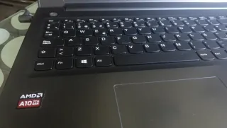 Ordenador portátil LENOVO