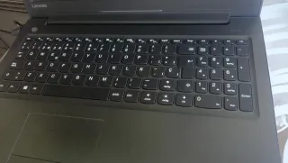 Ordenador portátil LENOVO