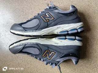 New balance 2002R