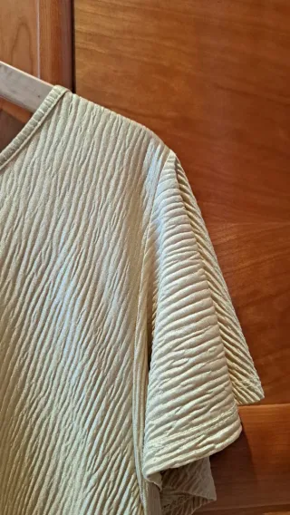 Blusa dorada Couchel talla XL