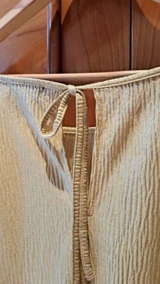 Blusa dorada Couchel talla XL