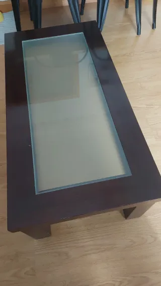 Mesa de centro de madera y cristal, 1m.x 50 x 35 .