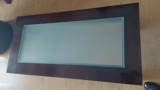 Mesa de centro de madera y cristal, 1m.x 50 x 35 .