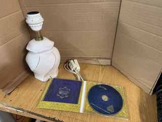Lámpara de mesa y CD Lumbre